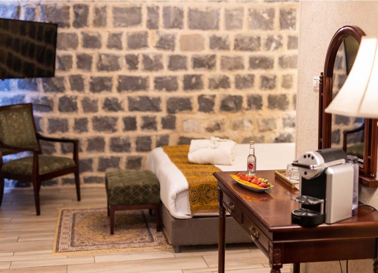 Exutive-balcony-room-006