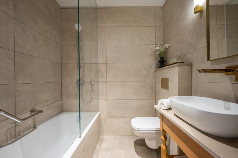 palm beach_deluxe_bath_small