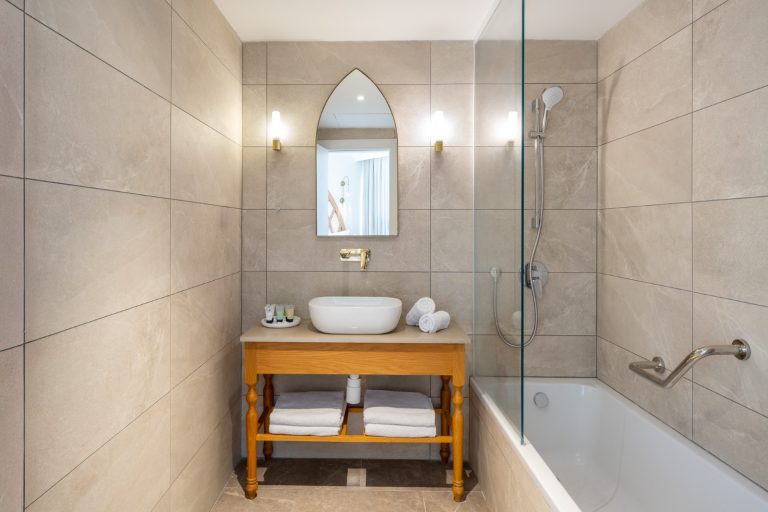 palm beach_room 702_bath_small